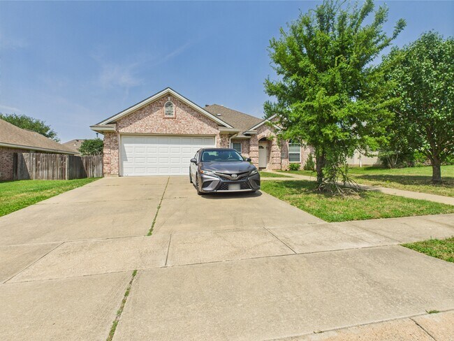Building Photo - 3203 Von Trapp Ln