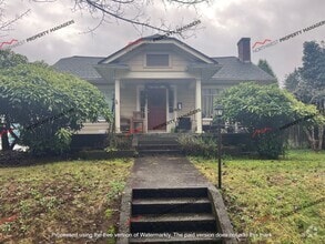 Building Photo - 115 19th Ave SE