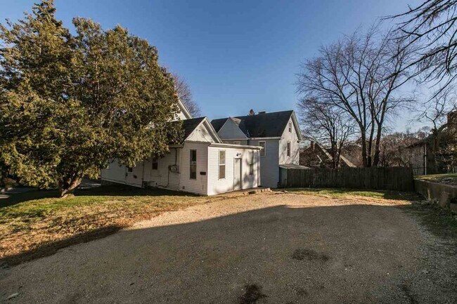 Parking spots - 1505 Cornell St
