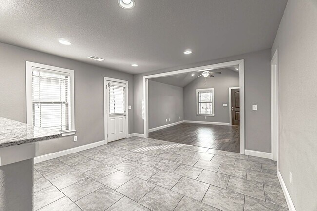 Foto del edificio - Welcome to the Perfect Bentonville Home!