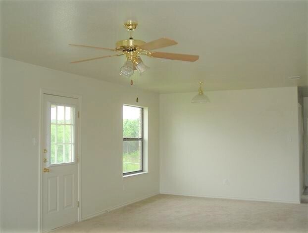 Building Photo - 319 Janelle Dr