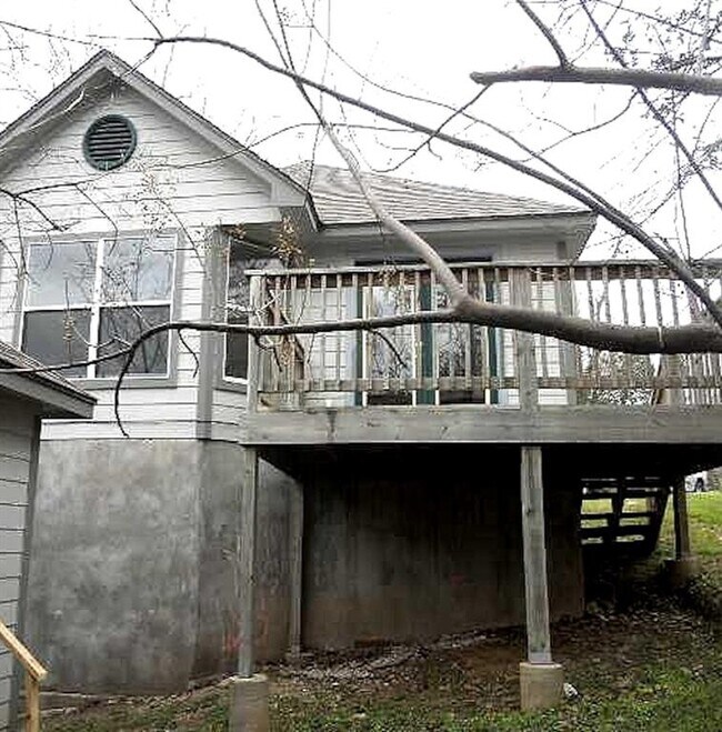 Building Photo - 1165 Lott Ave