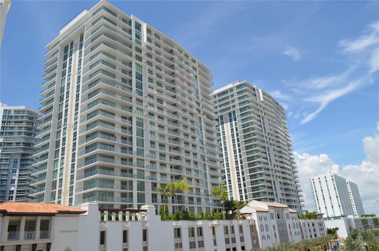 Primary Photo - 300 Sunny Isles Blvd