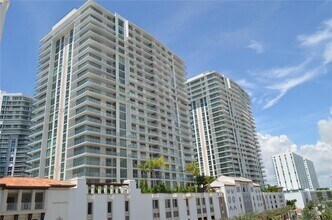 Building Photo - 300 Sunny Isles Blvd