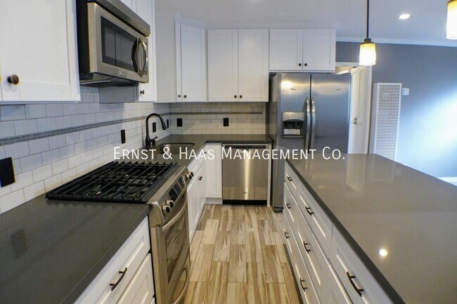 Foto del edificio - 2355 W Lincoln St