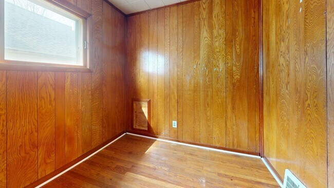 Foto del edificio - 3 Bedroom Home in Cleveland