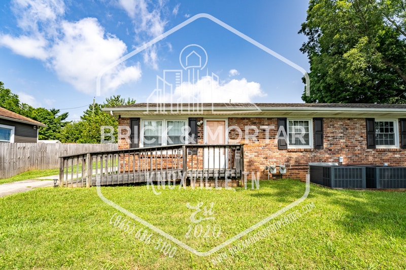 Primary Photo - 2407 Holbrook Dr