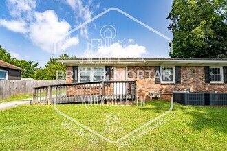 Building Photo - 2407 Holbrook Dr