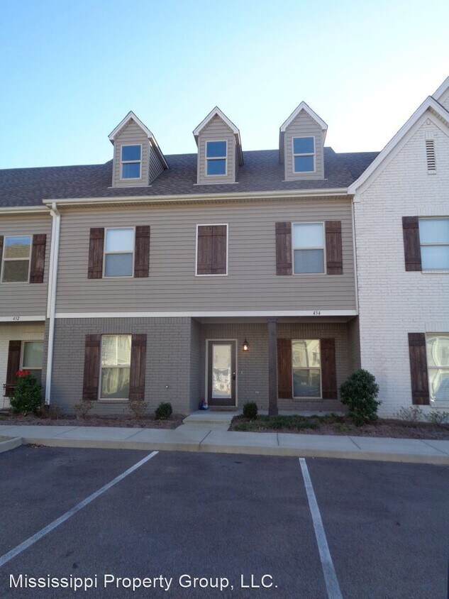 Primary Photo - 4 br, 4.5 bath House - 434 Walker Circle
