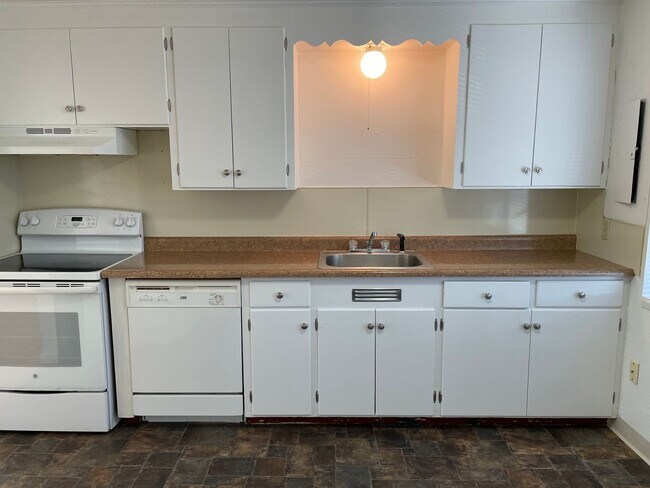 Foto del edificio - Lakeside duplex For Rent!!