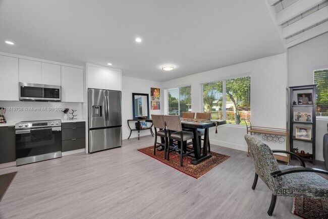 Building Photo - 6700 SW 62nd Ct