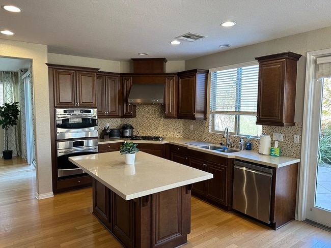 Building Photo - 11320 Laurelcrest Dr