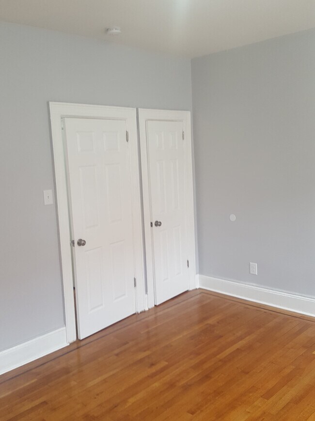 Foto del edificio - 715 Avenue C Ave