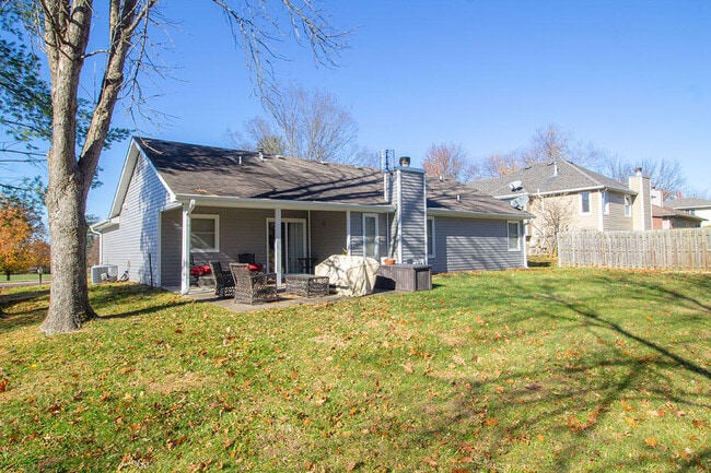 Building Photo - 5020 Glencairn Dr