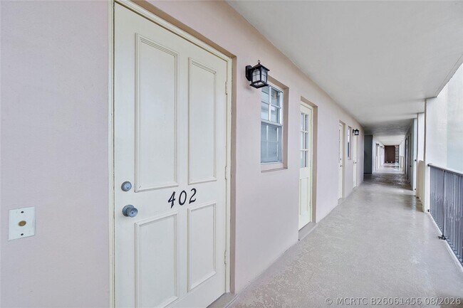 Foto del edificio - 9101 W Sample Rd