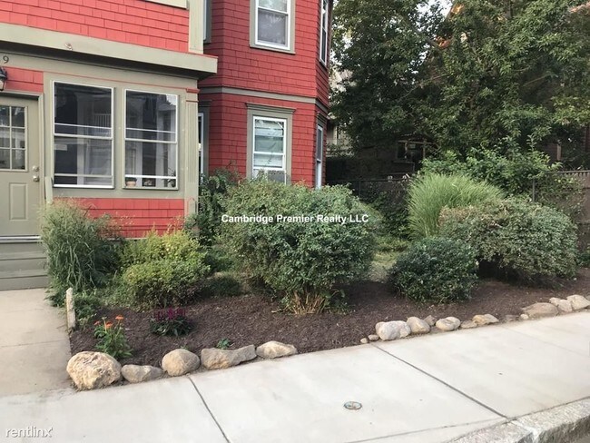 Building Photo - 2 br, 2 bath  - 69 Vassal Ln