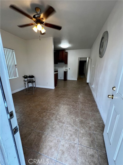 Building Photo - 211 S Olive Ave