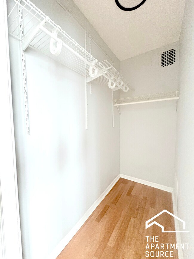 Foto del edificio - 6226 S Western Ave