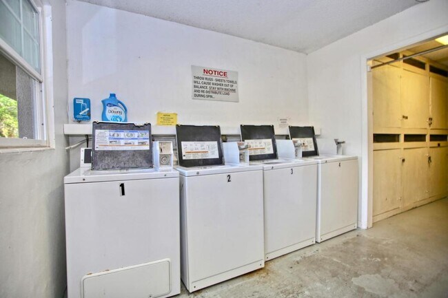 Building Photo - 2500 Lee Rd #244