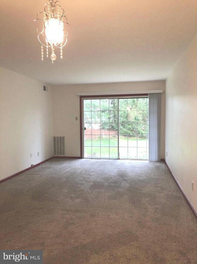 24012 Beacon Hill Dr Unit 24012, Southampton, PA 18966 Condo for Rent