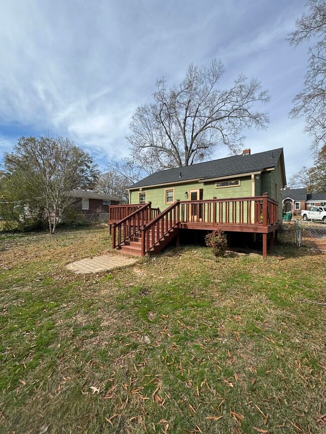 Building Photo - 206 Briggs Ave