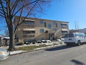 Building Photo - 7356 W Addison St