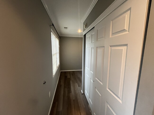 Foto del edificio - 12320 Woodlawn Ct