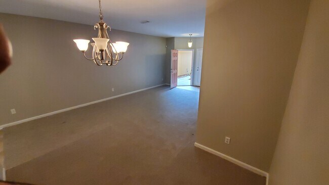 Foto del edificio - 6812 Misty View Dr