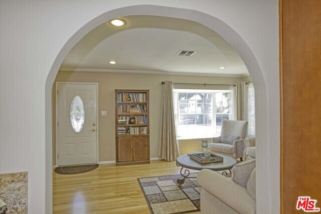 Foto del edificio - 3556 S Bentley Ave