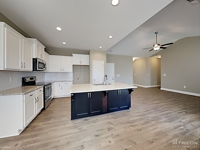 Building Photo - 135 Carissa Dr