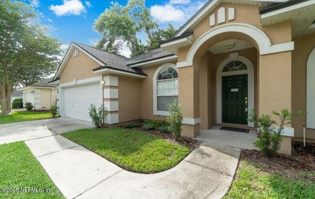 Building Photo - 557 Grand Parke Dr