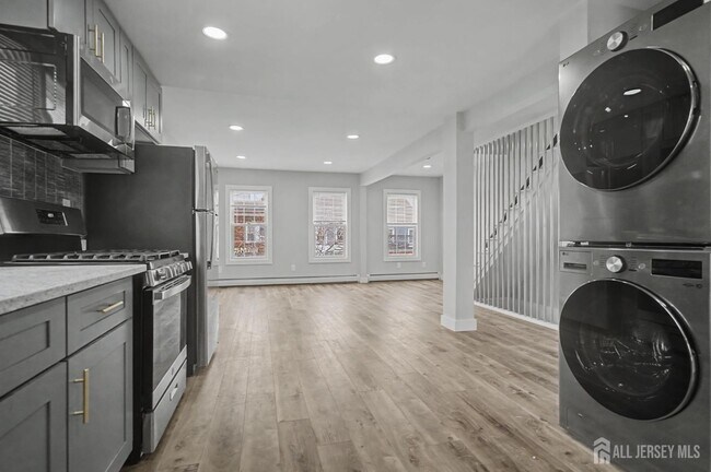 Foto del edificio - 61 N Main St