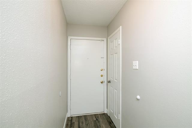 Building Photo - 814 S Valentine Dr