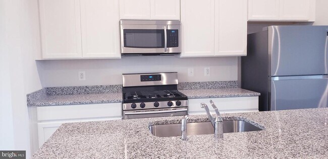 Foto del edificio - 9106 GRAVES Ln