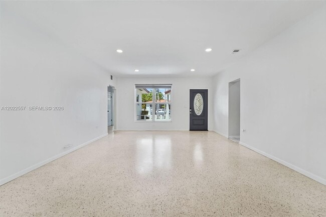 Foto del edificio - 8927 Carlyle Ave