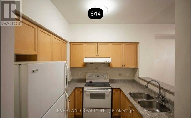 Building Photo - 6 Cox Blvd