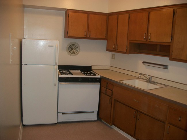Building Photo - 570 Seegers Rd