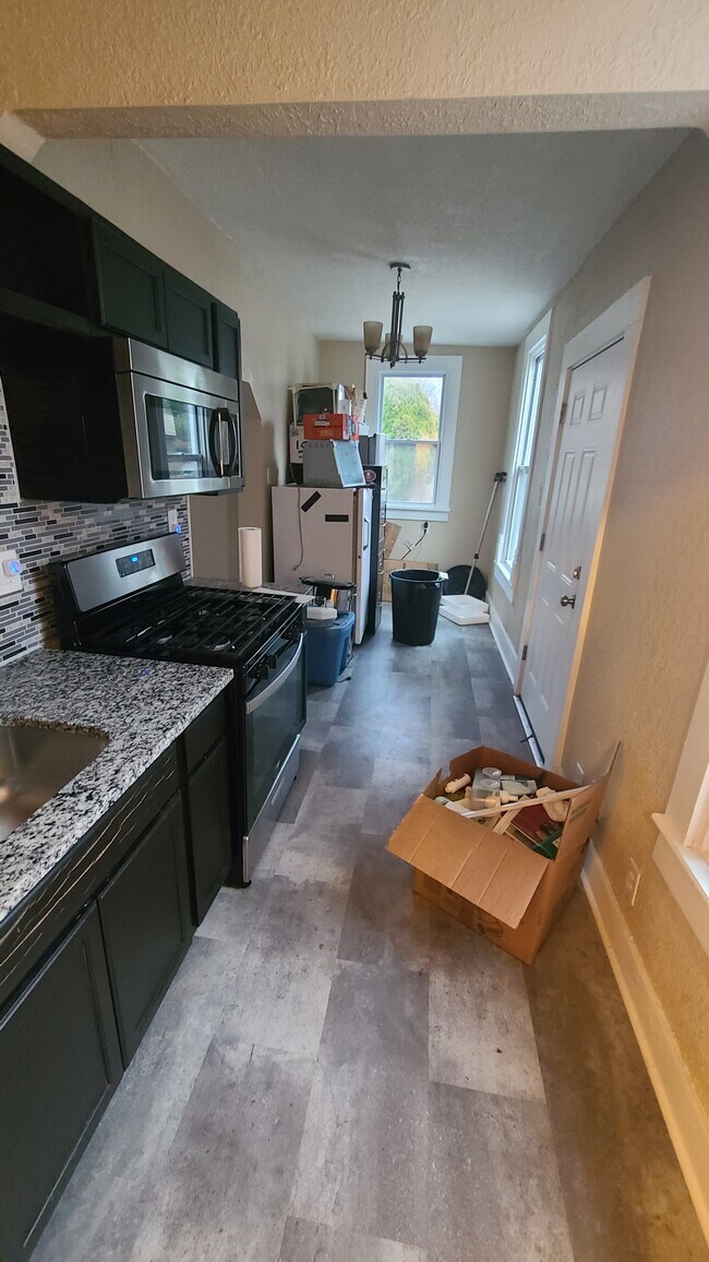 2321 Ashland Ave Unit 2, Saint Joseph, MO 64506 Apartments in Saint