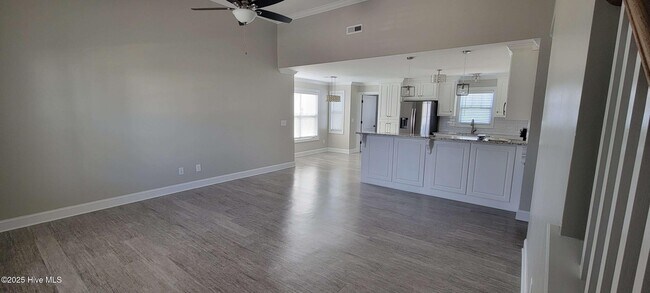 Building Photo - 3924 Pensacola Dr
