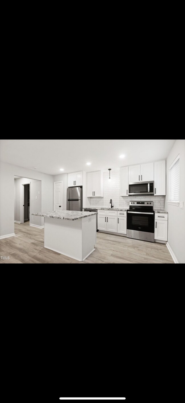 Kitchen - 130 S Estes Dr