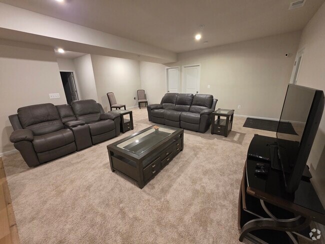 Building Photo - 9902 Obin Ln