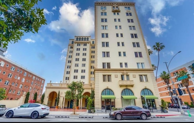 Building Photo - 315 W 3rd St