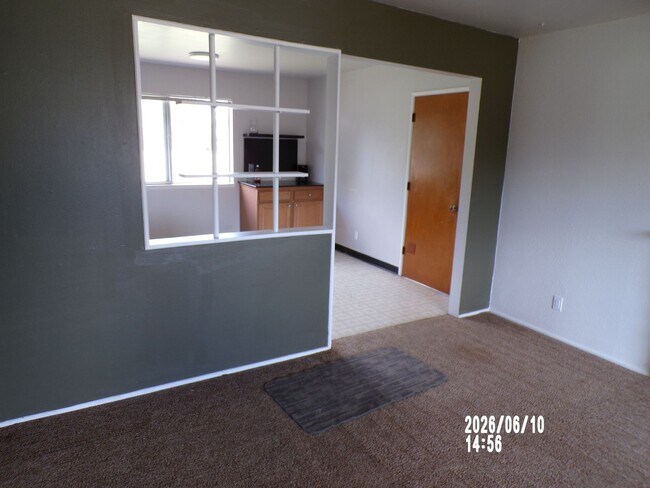 Foto del edificio - 325 SE Bridgeway Ave