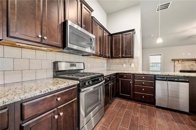 Foto del edificio - 540 Brookside Ln