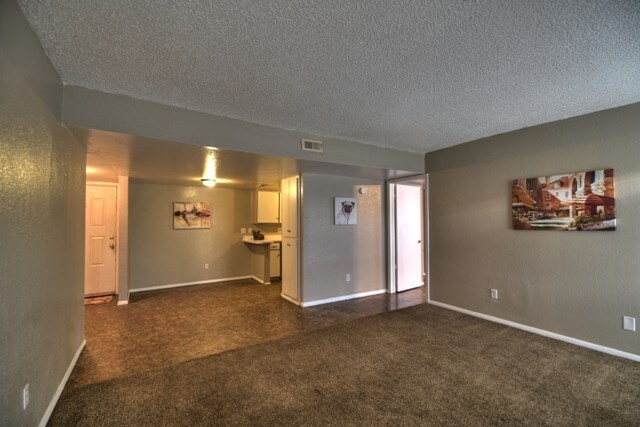Primary Photo - Beautiful 2 Bed 2 Bath Apartment!