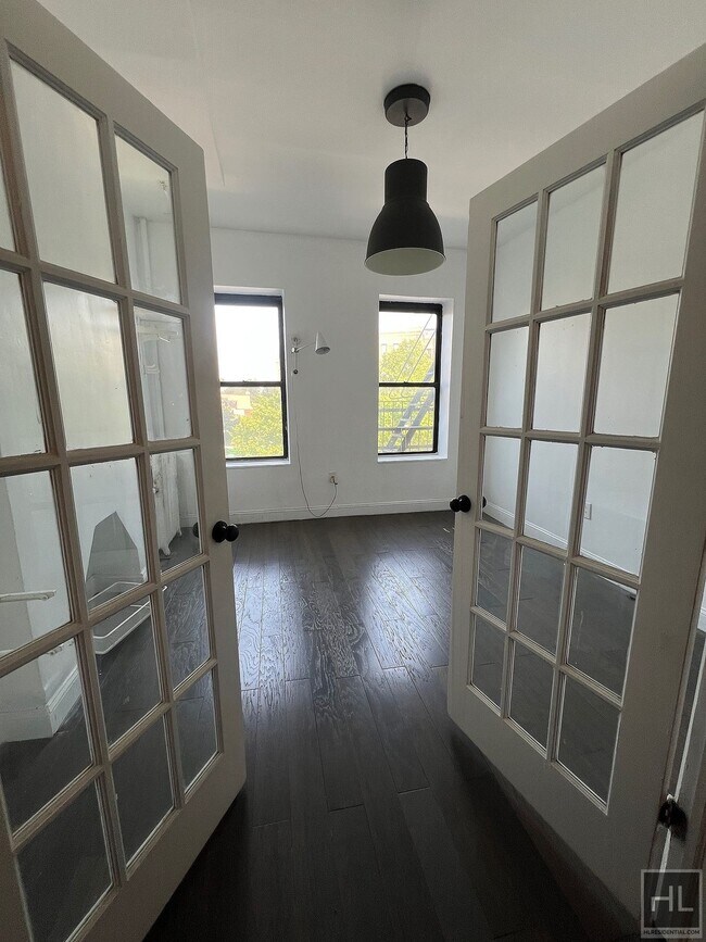 Foto del edificio - Junior 1BR / Studio Right Along Prospect P...