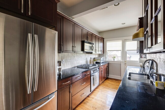 Foto del edificio - 22 Collier Rd NW