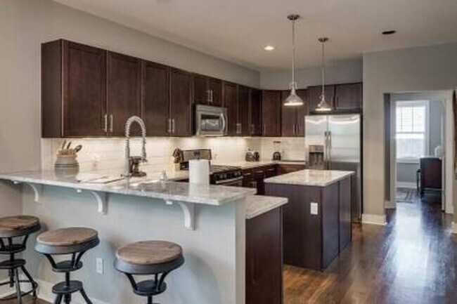 Foto del edificio - 1212 Ashwood Ave