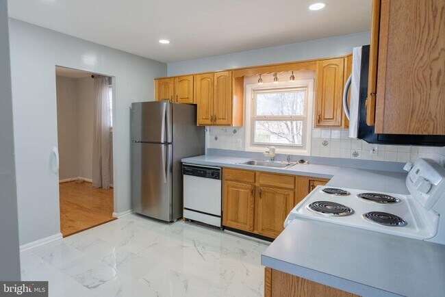 Building Photo - 230 Federalsburg S