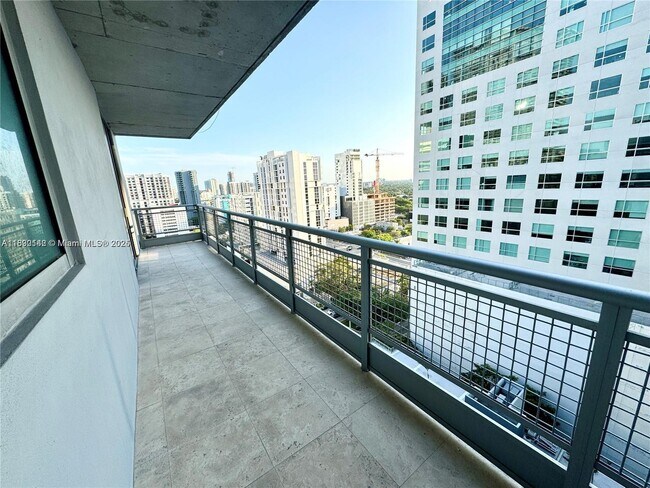 Building Photo - 690 SW 1st Ct